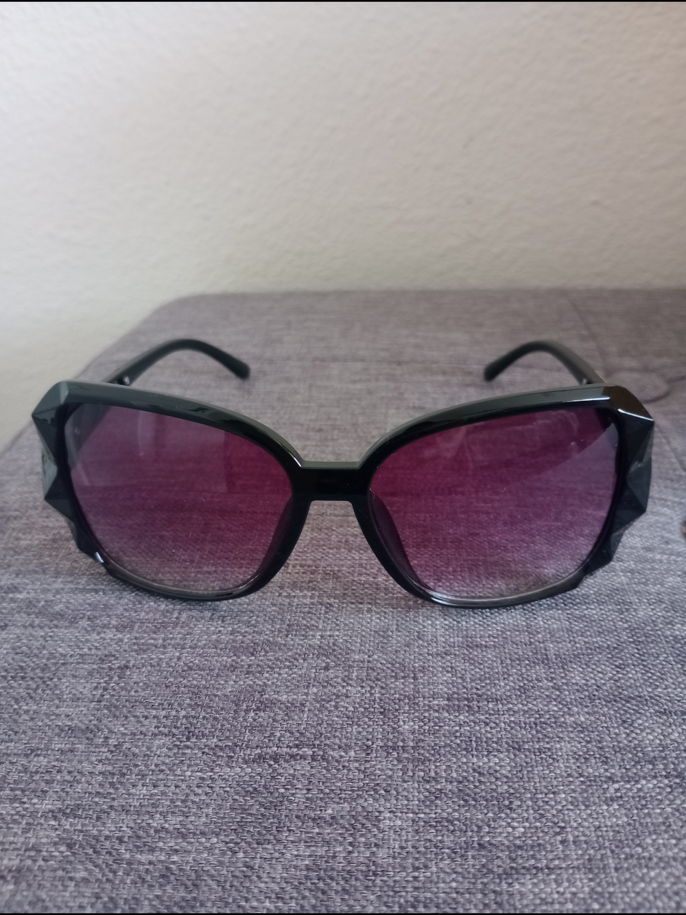 New Women's Black Frame Sunglasses with Purple Gradient Lenses